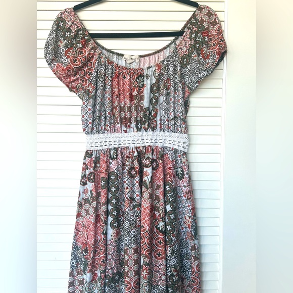 Derek Heart Dresses & Skirts - Like new Derek Heart boho dress with paisley pattern